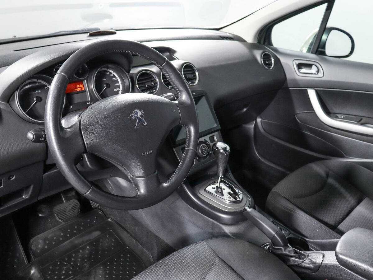 Купить Peugeot 408 с пробегом. Фото: #11