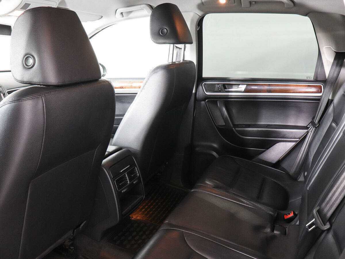 Купить Volkswagen Touareg с пробегом. Фото: #11