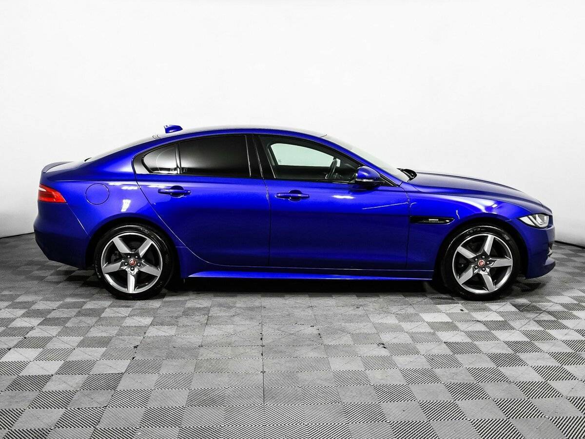 Купить Jaguar XE с пробегом. Фото: #3