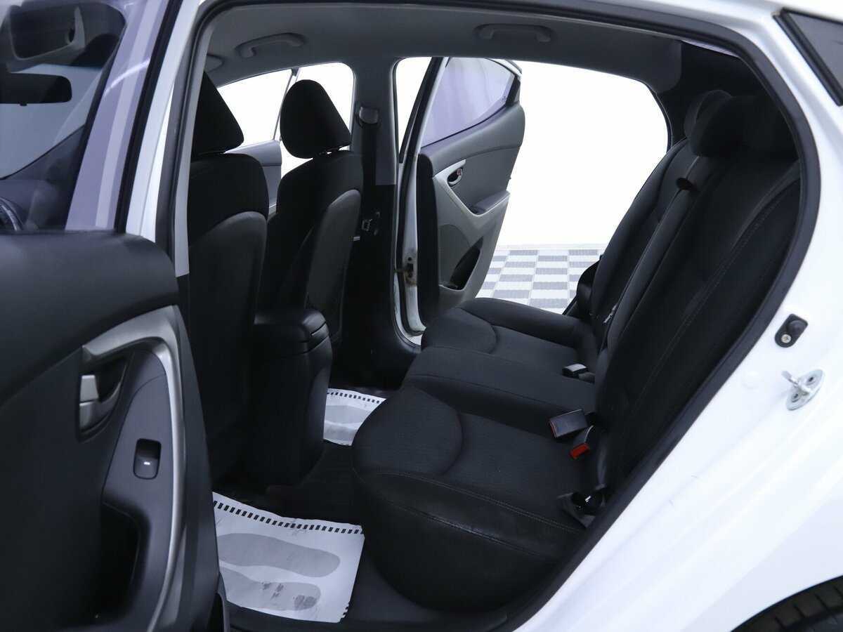 Купить Hyundai Elantra с пробегом. Фото: #12