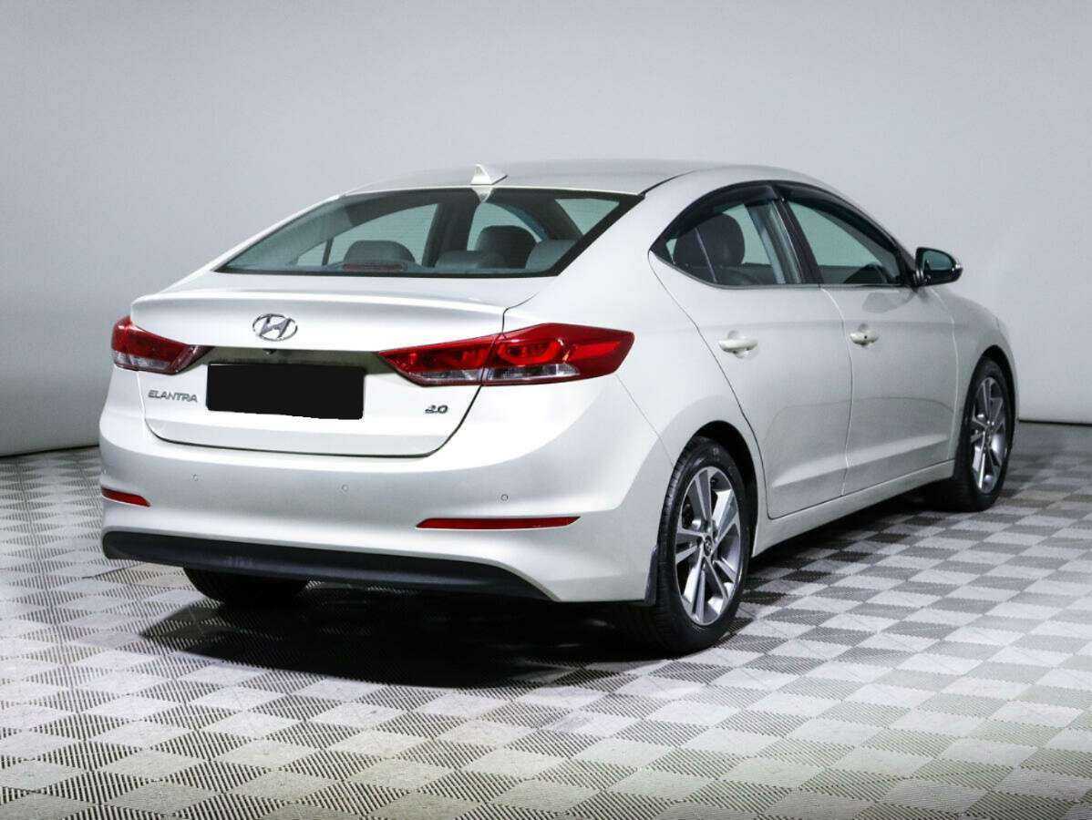 Купить Hyundai Elantra с пробегом. Фото: #3