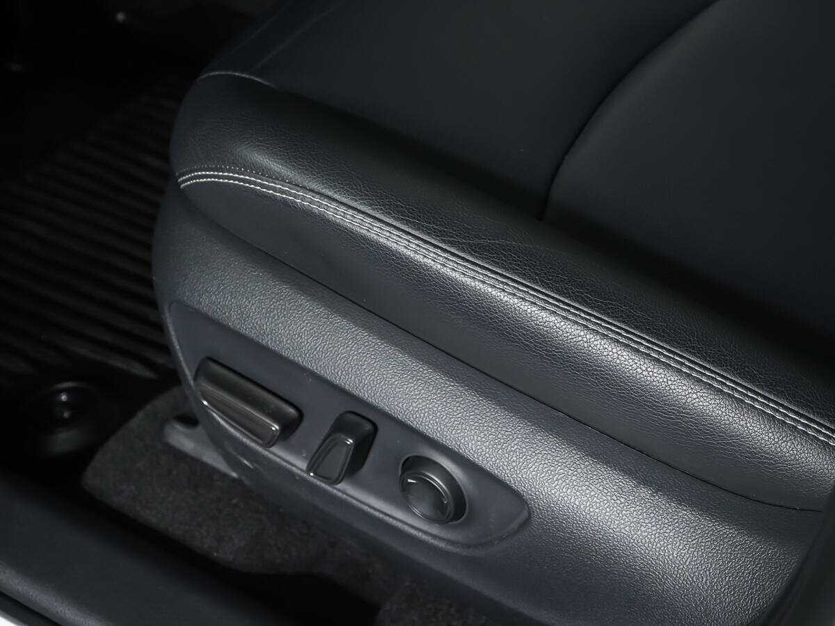 Купить Toyota RAV4 с пробегом. Фото: #15