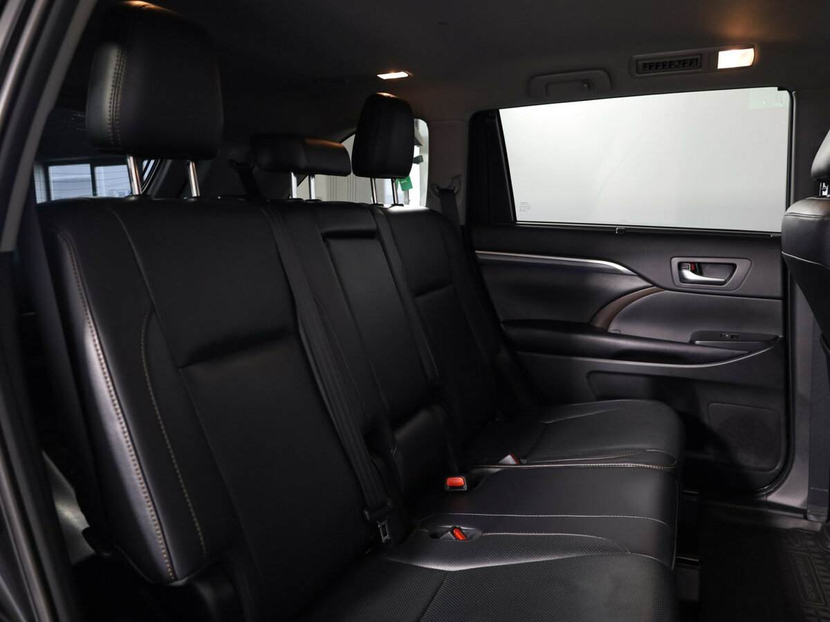 Купить Toyota Highlander с пробегом. Фото: #10
