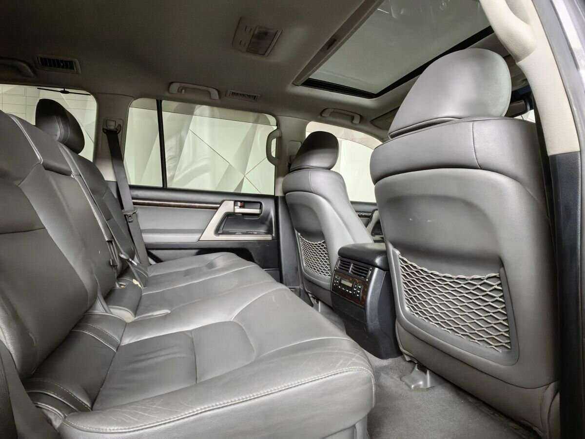 Купить Toyota Land Cruiser с пробегом. Фото: #11