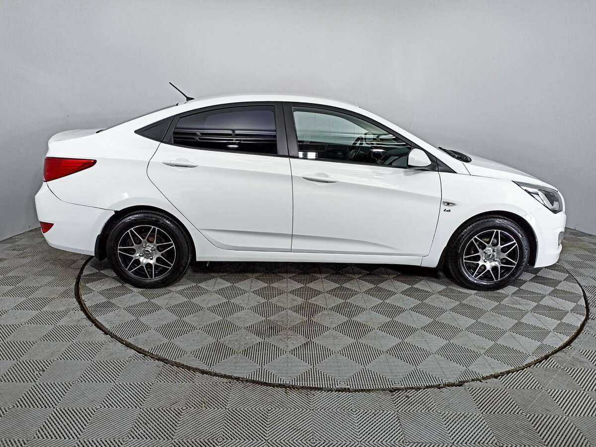 Купить Hyundai Solaris с пробегом. Фото: #3