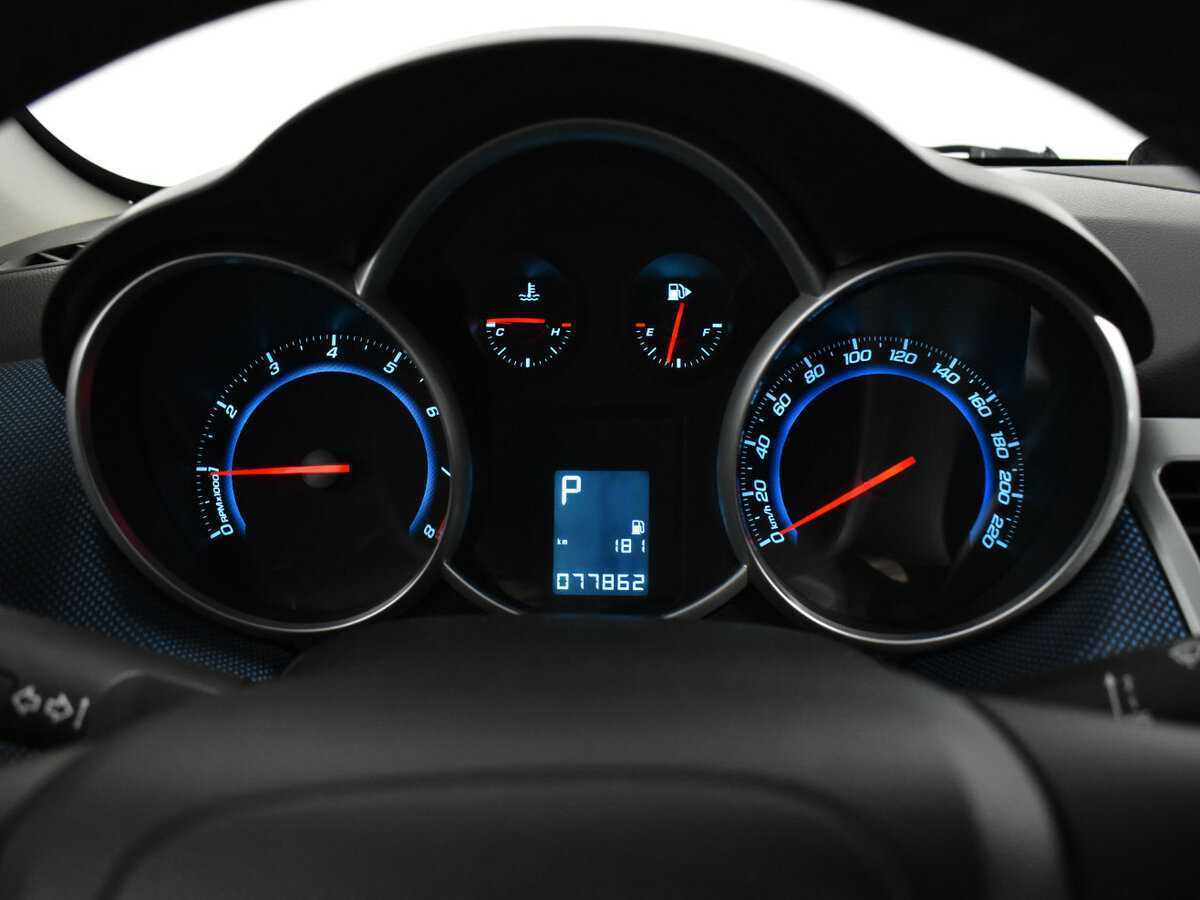 Купить Chevrolet Cruze с пробегом. Фото: #14