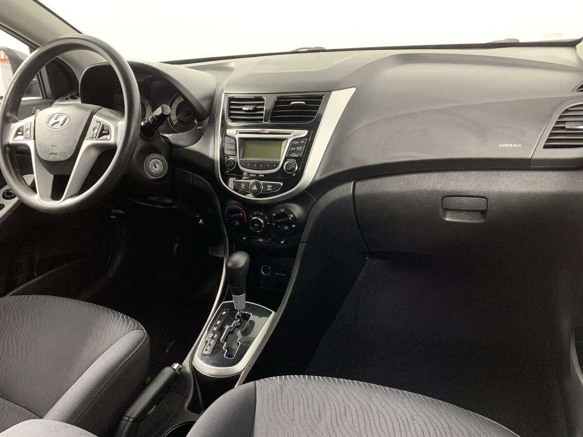 Купить Hyundai Solaris с пробегом. Фото: #8
