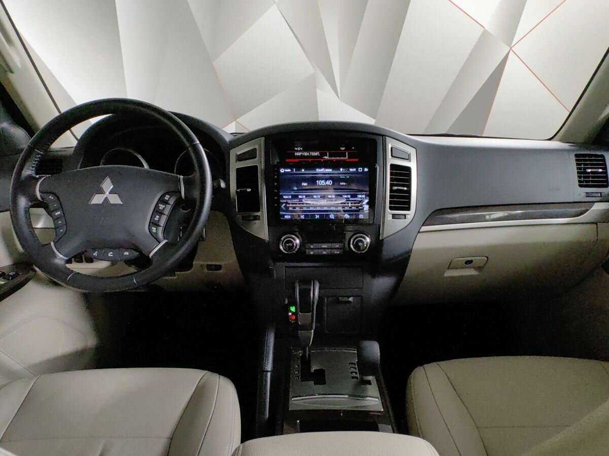 Купить Mitsubishi Pajero с пробегом. Фото: #9