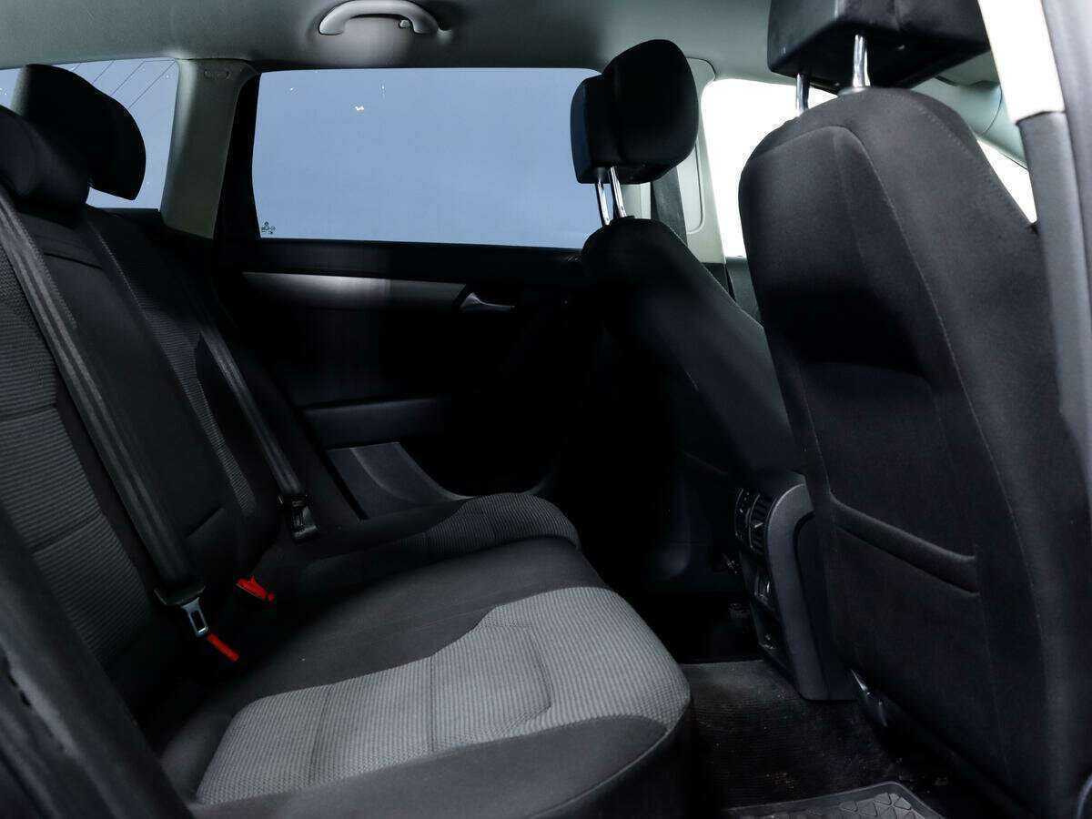 Купить Volkswagen Passat с пробегом. Фото: #10