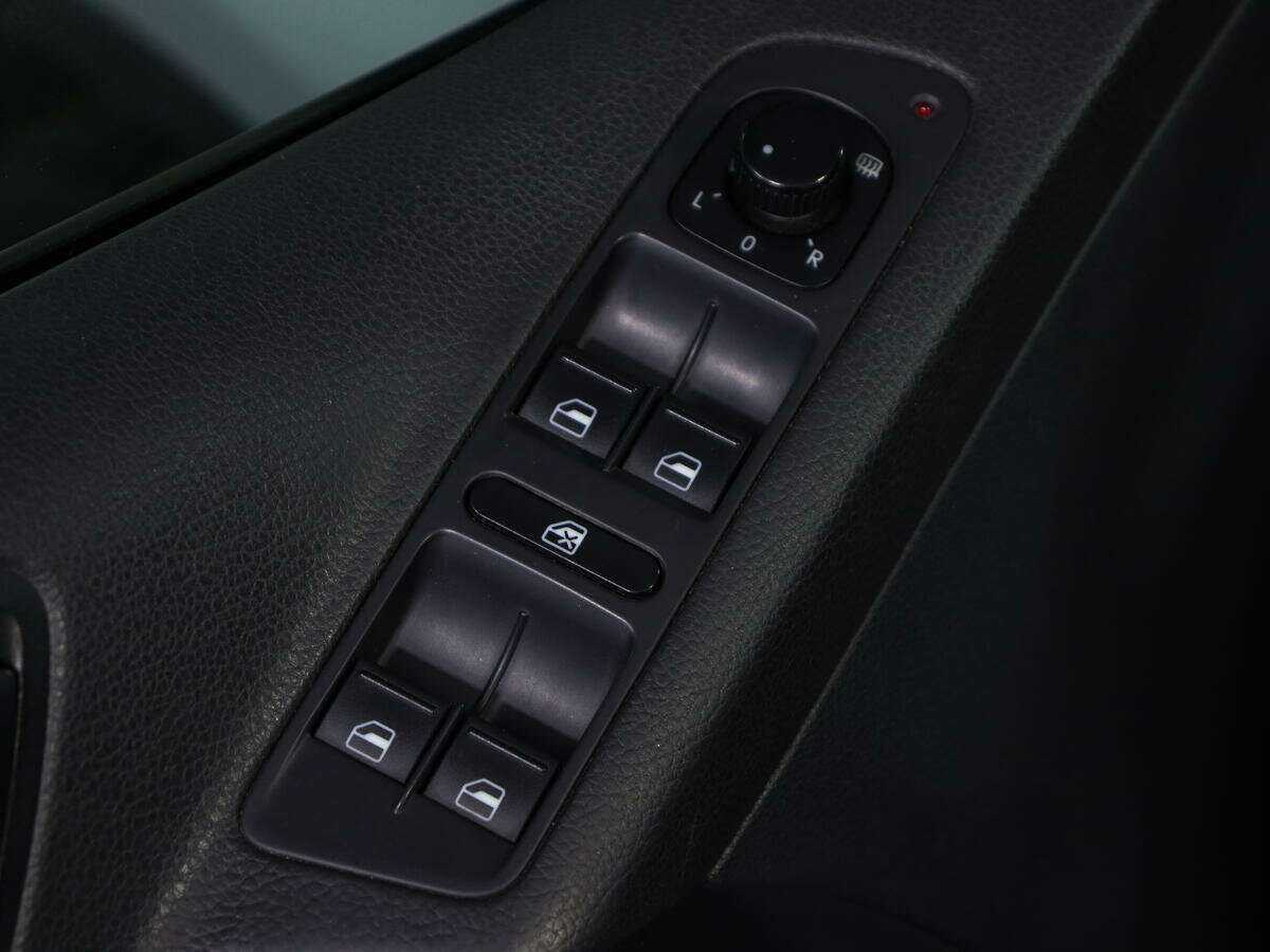 Купить Volkswagen Tiguan с пробегом. Фото: #14