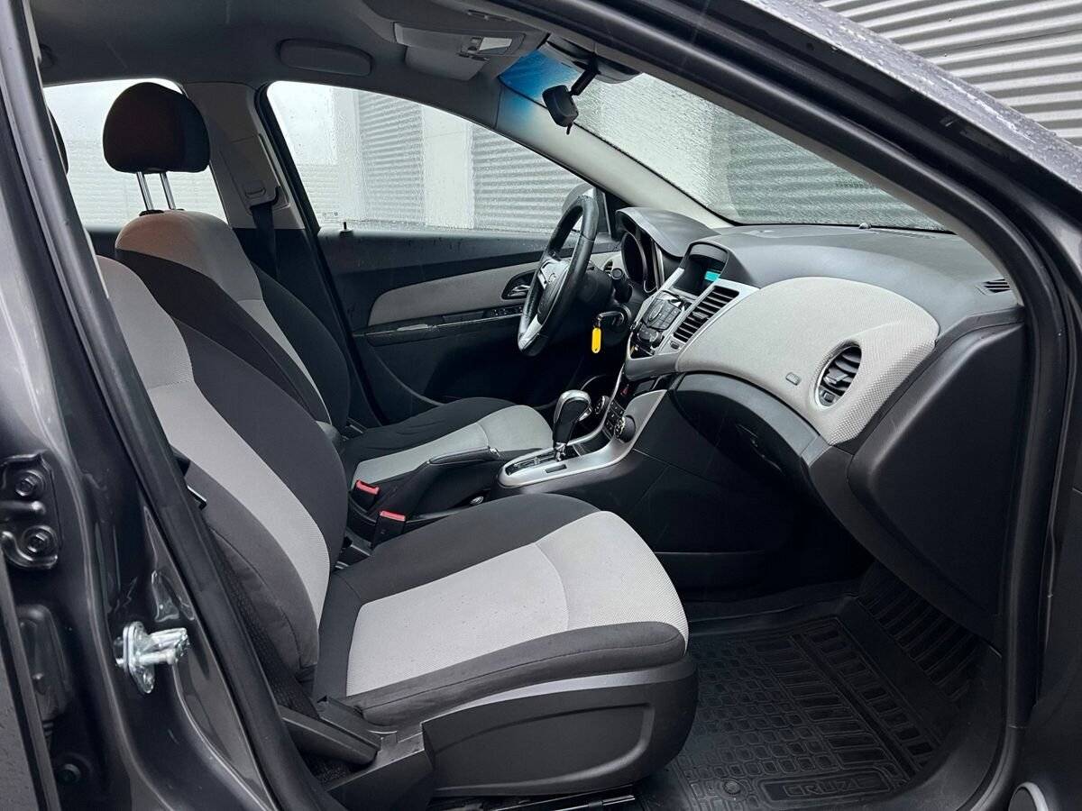 Купить Chevrolet Cruze с пробегом. Фото: #7