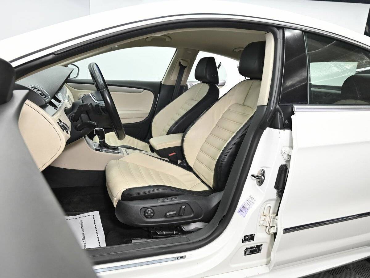 Купить Volkswagen Passat CC с пробегом. Фото: #5