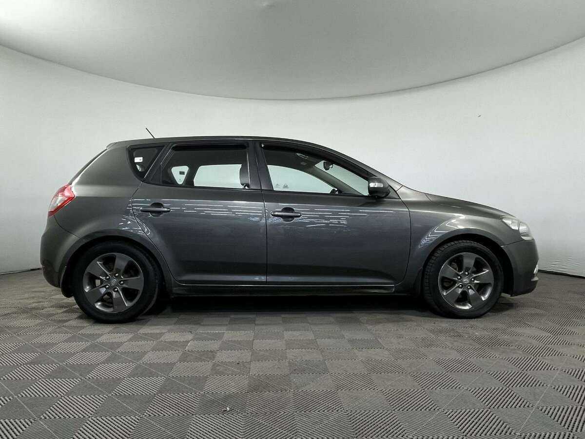 Купить Kia Ceed с пробегом. Фото: #3