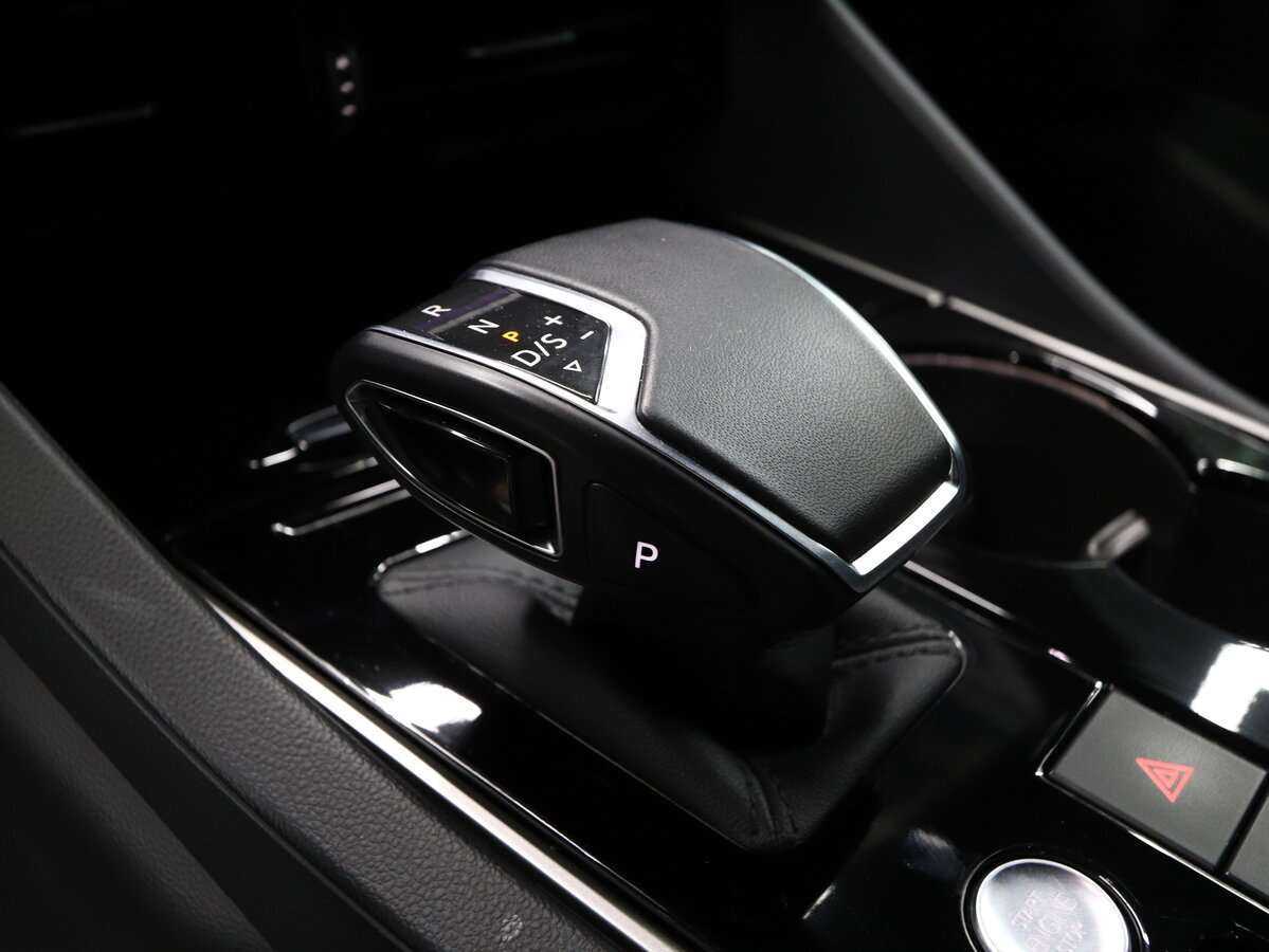 Купить Volkswagen Touareg с пробегом. Фото: #9