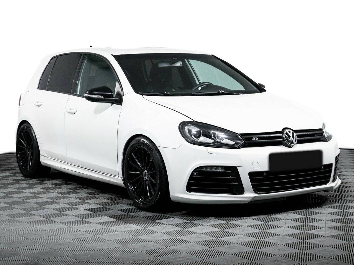 Купить Volkswagen Golf R с пробегом. Фото: #2