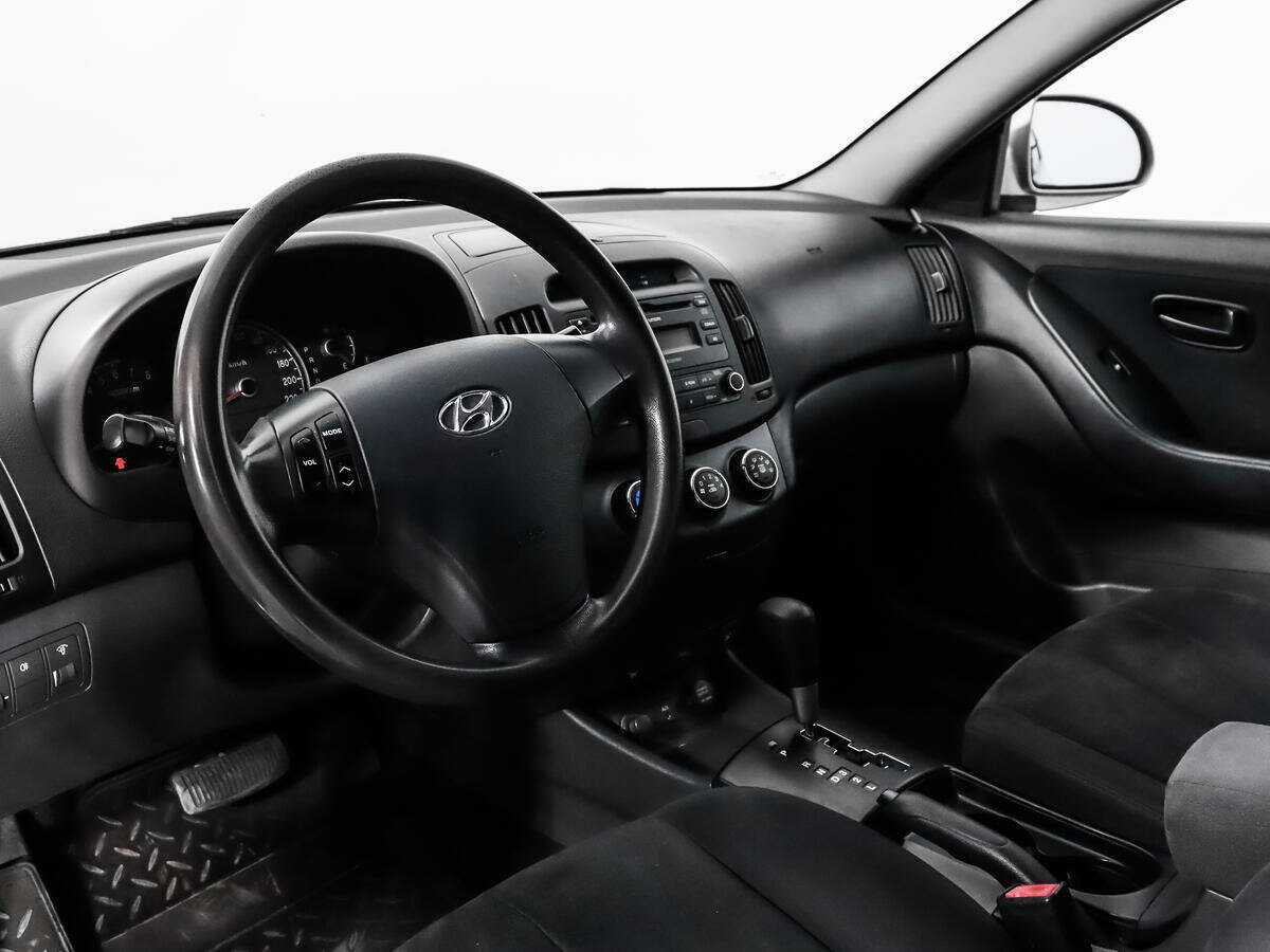 Купить Hyundai Elantra с пробегом. Фото: #8