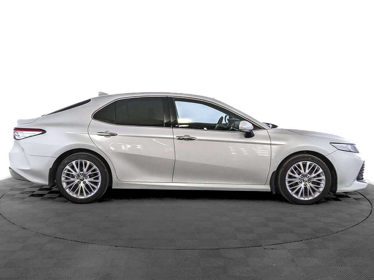 Купить Toyota Camry с пробегом. Фото: #3