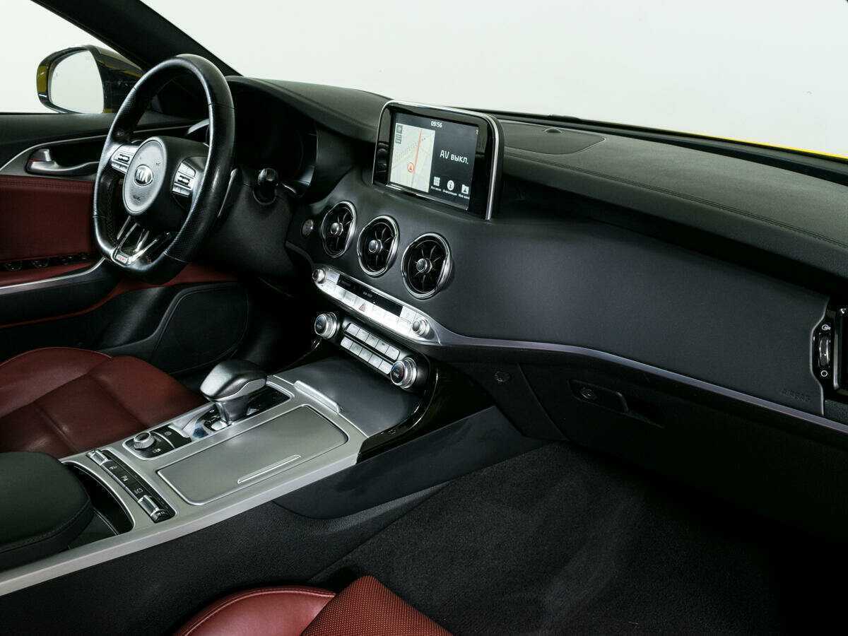 Купить Kia Stinger с пробегом. Фото: #6