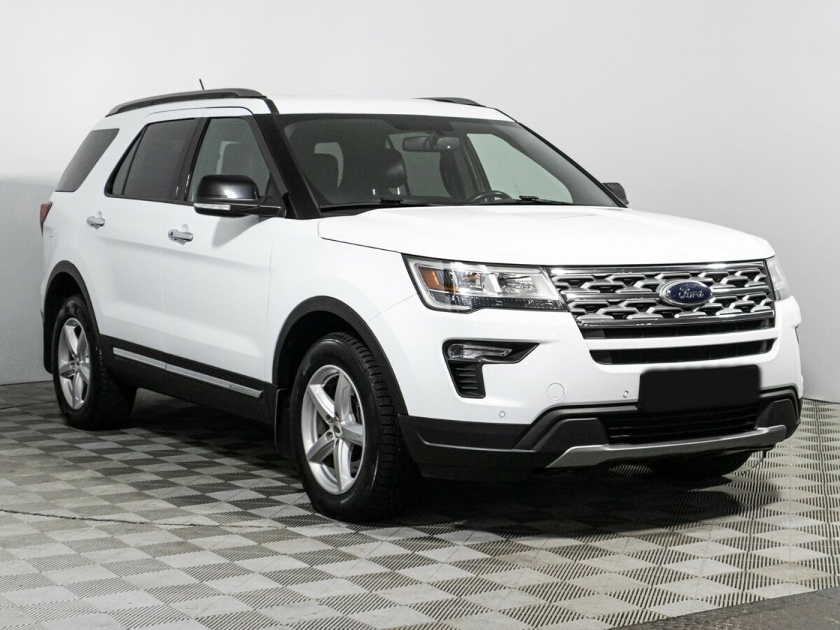 Купить Ford Explorer с пробегом. Фото: #2