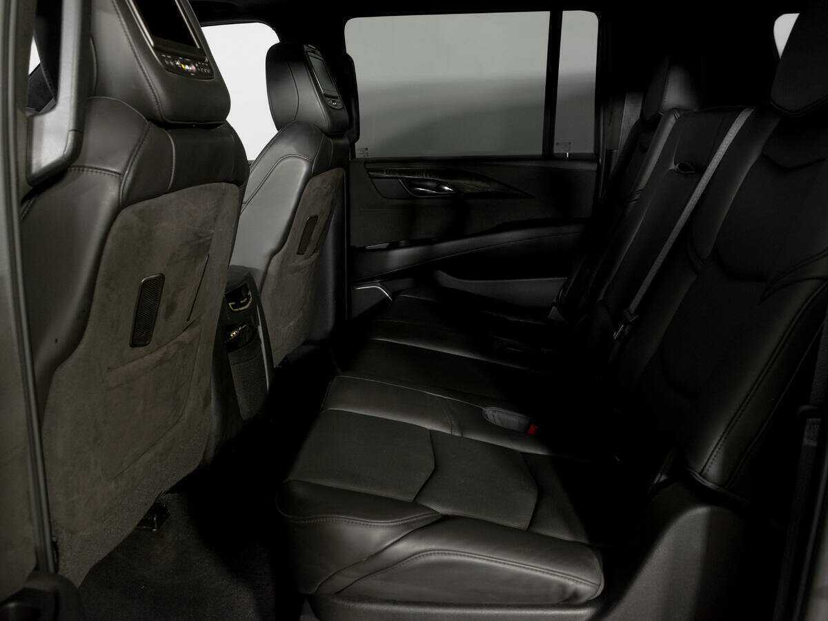 Купить Cadillac Escalade с пробегом. Фото: #8