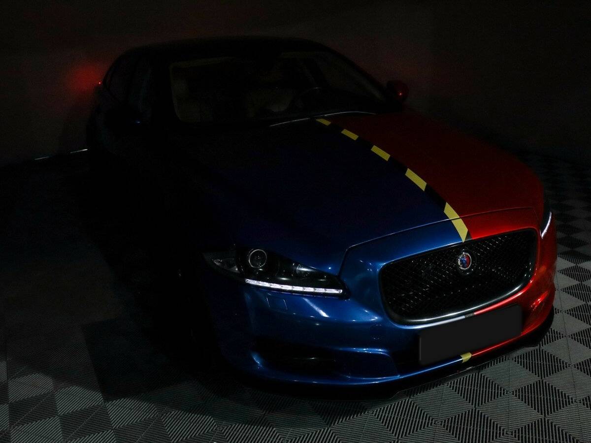 Купить Jaguar XJ с пробегом. Фото: #19