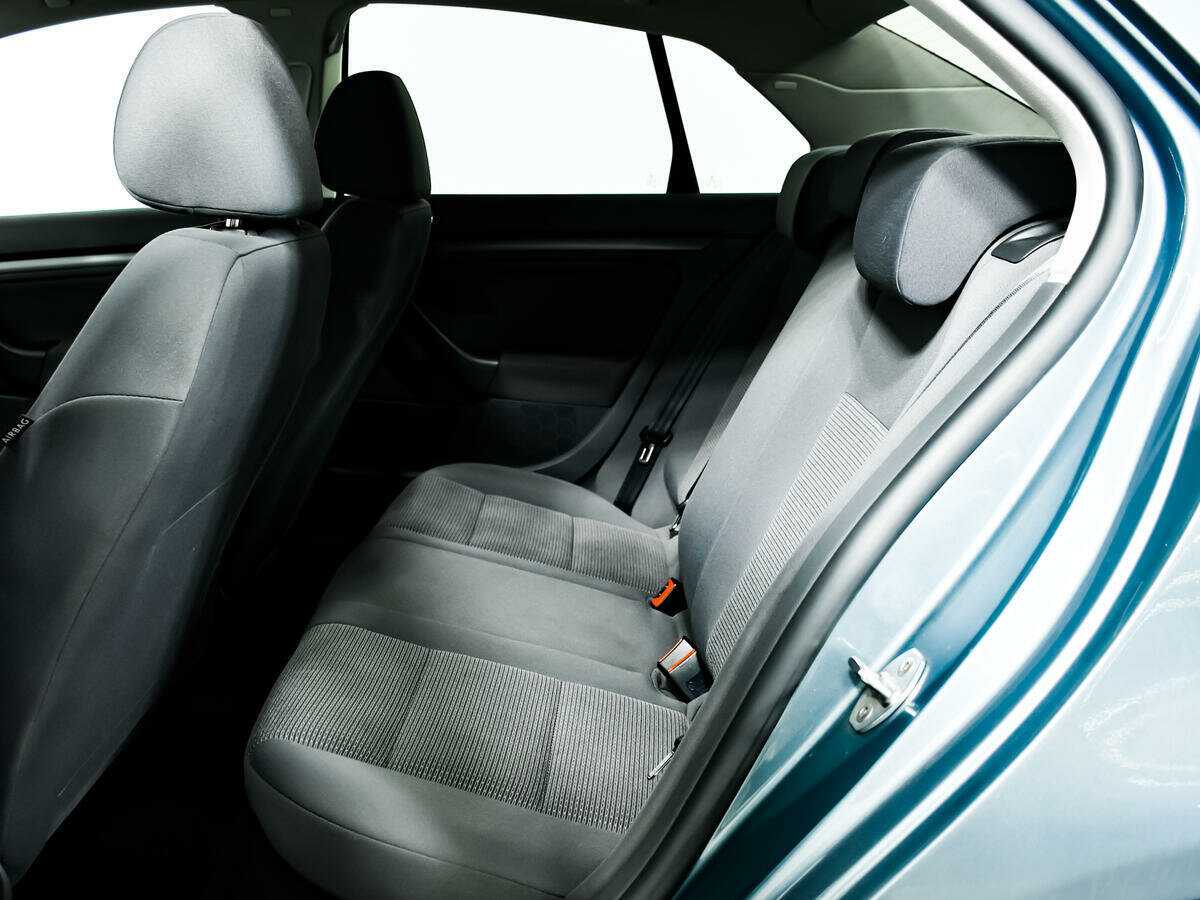 Купить Volkswagen Jetta с пробегом. Фото: #11
