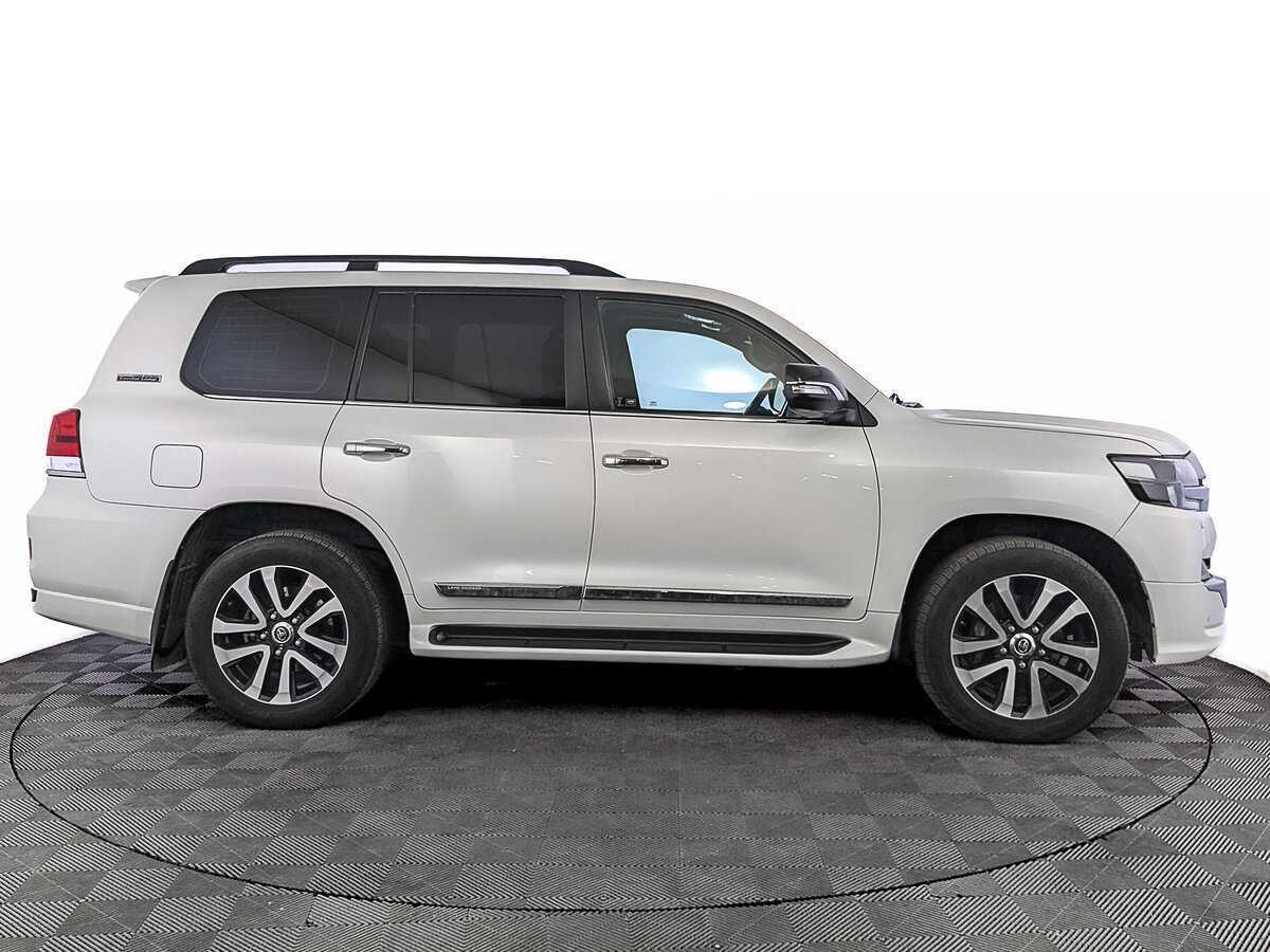 Купить Toyota Land Cruiser с пробегом. Фото: #3