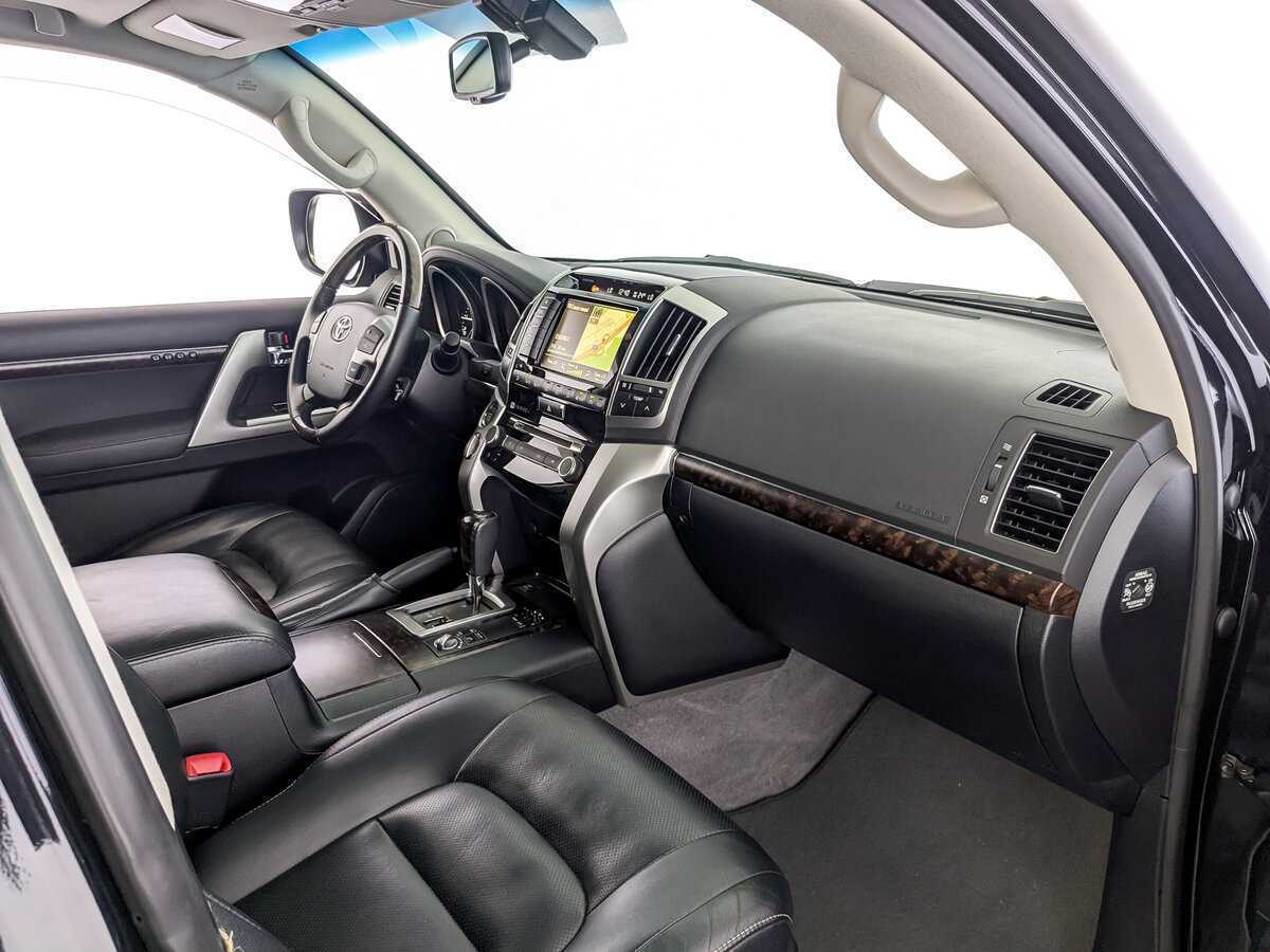 Купить Toyota Land Cruiser с пробегом. Фото: #8