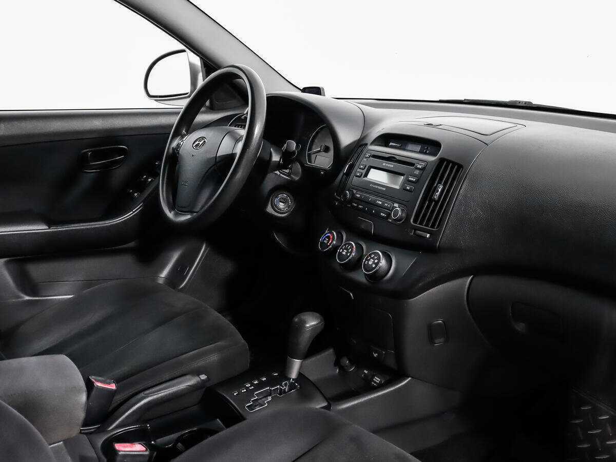 Купить Hyundai Elantra с пробегом. Фото: #10