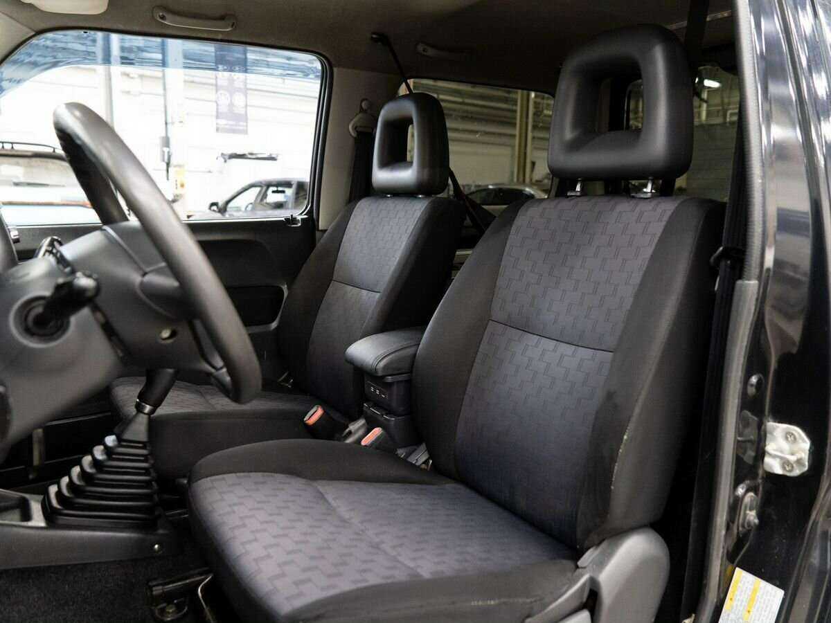 Купить Suzuki Jimny с пробегом. Фото: #3