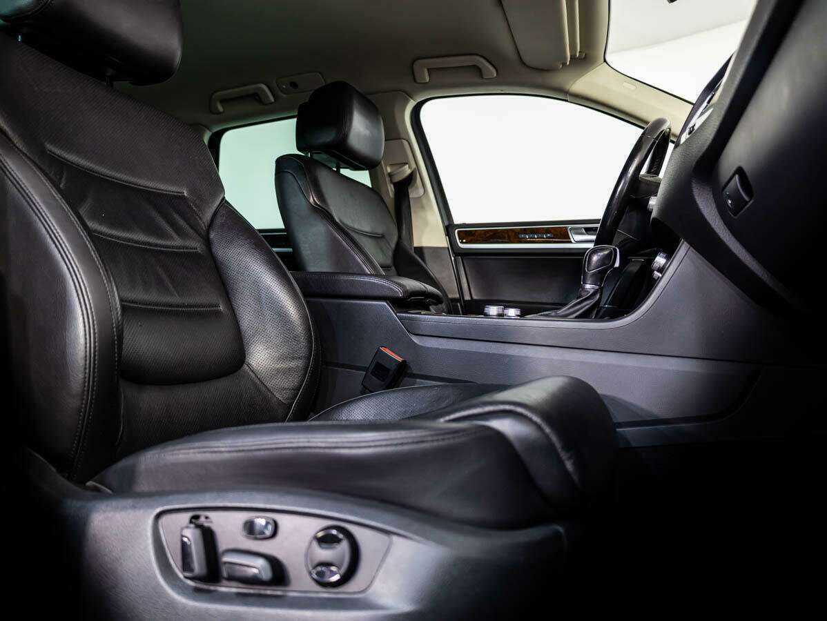 Купить Volkswagen Touareg с пробегом. Фото: #10