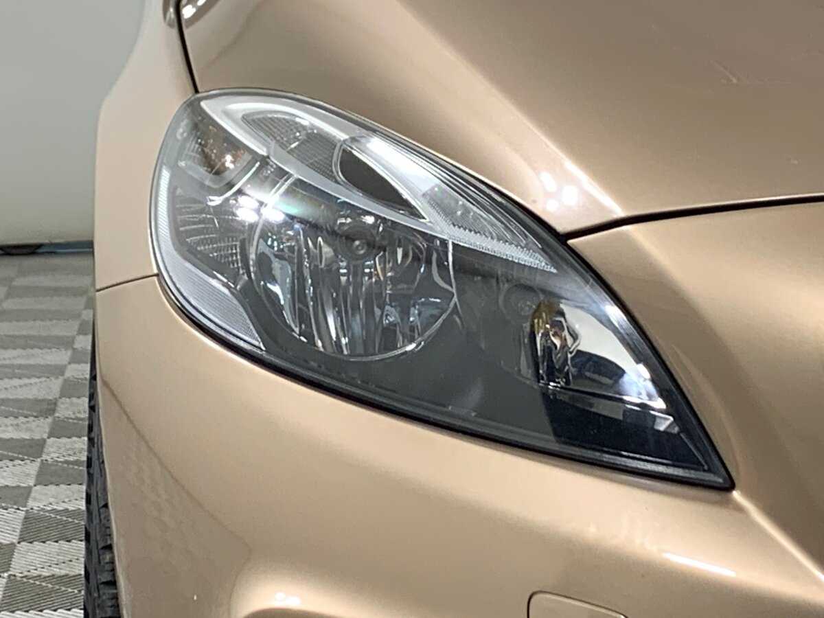 Купить Volvo V40 с пробегом. Фото: #9