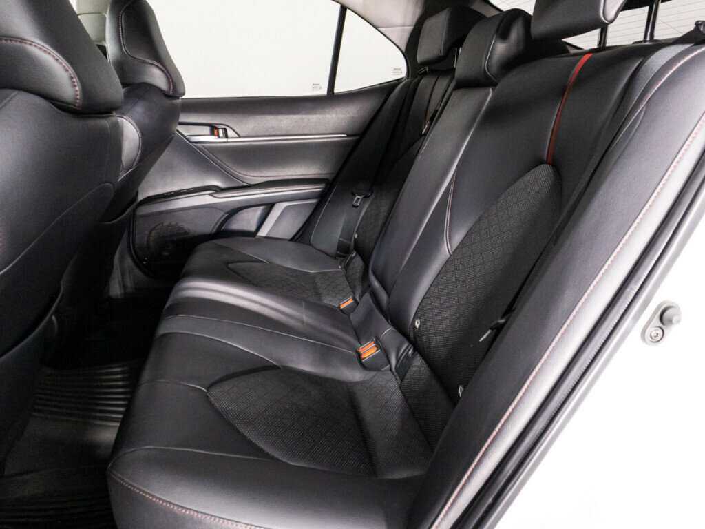 Купить Toyota Camry с пробегом. Фото: #9