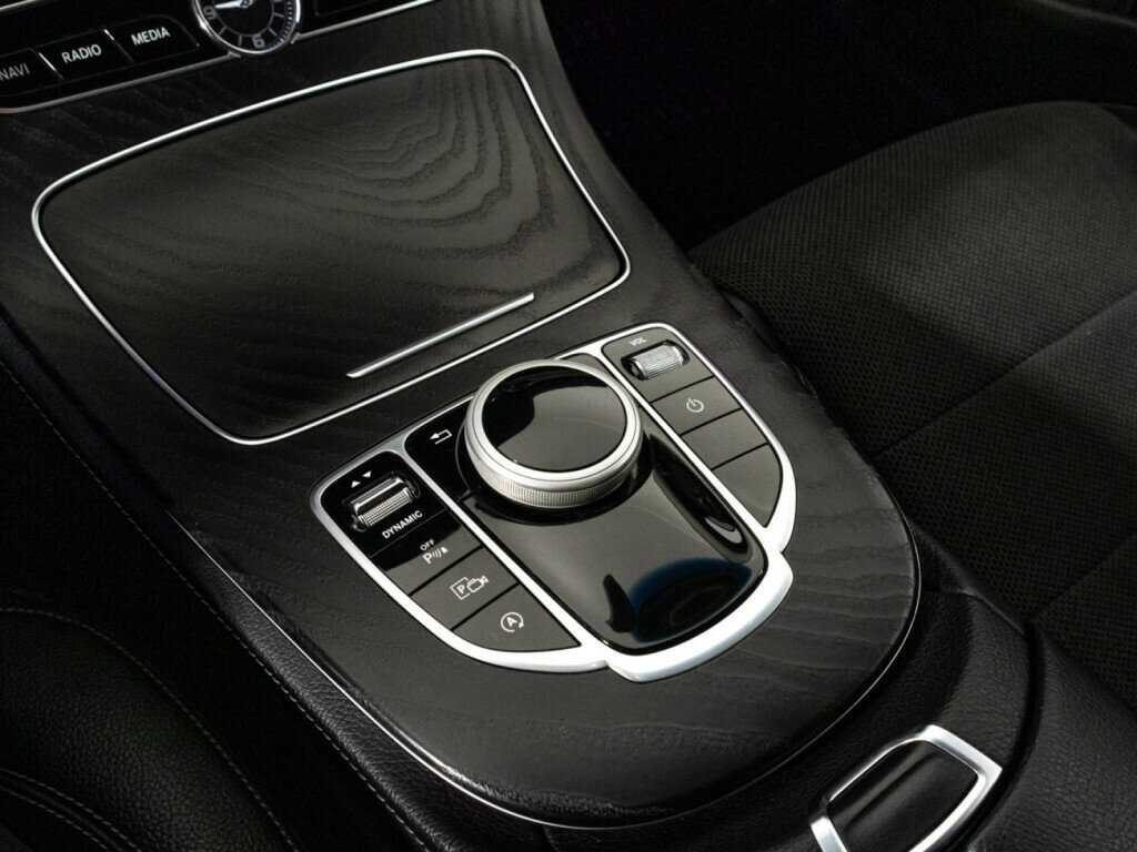 Купить Mercedes-Benz E-Класс с пробегом. Фото: #18