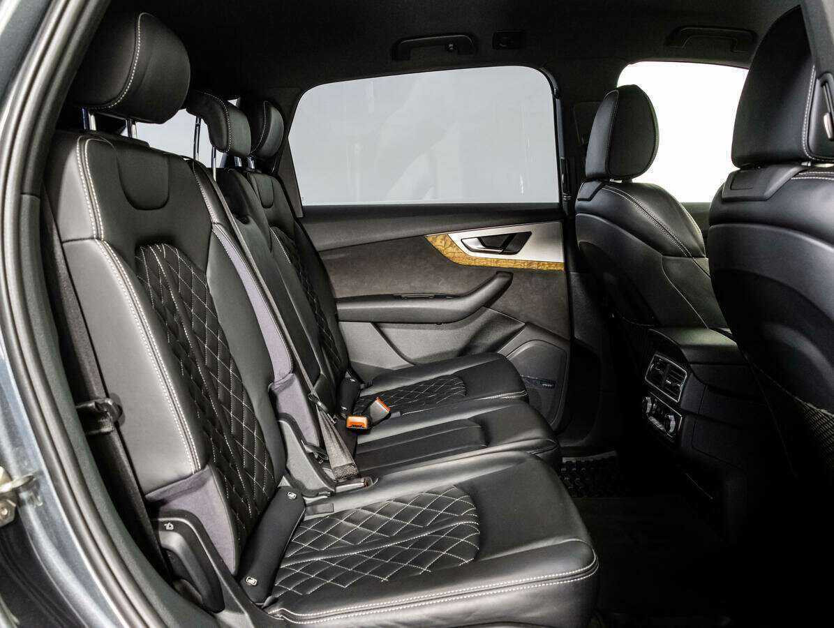 Купить Audi Q7 с пробегом. Фото: #8