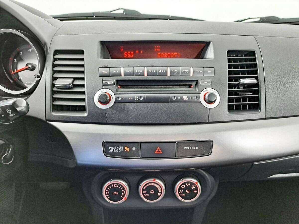 Купить Mitsubishi Lancer с пробегом. Фото: #12