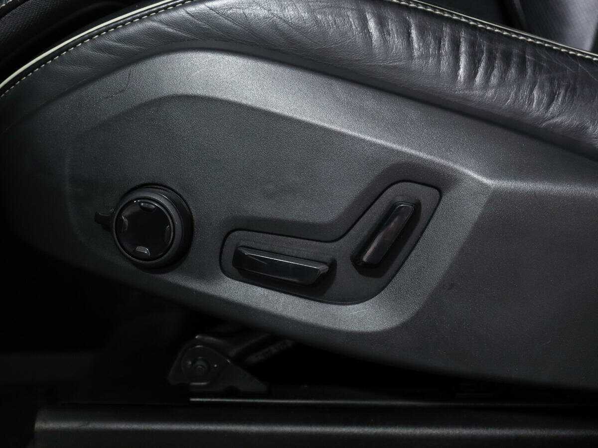 Купить Volvo XC90 с пробегом. Фото: #17
