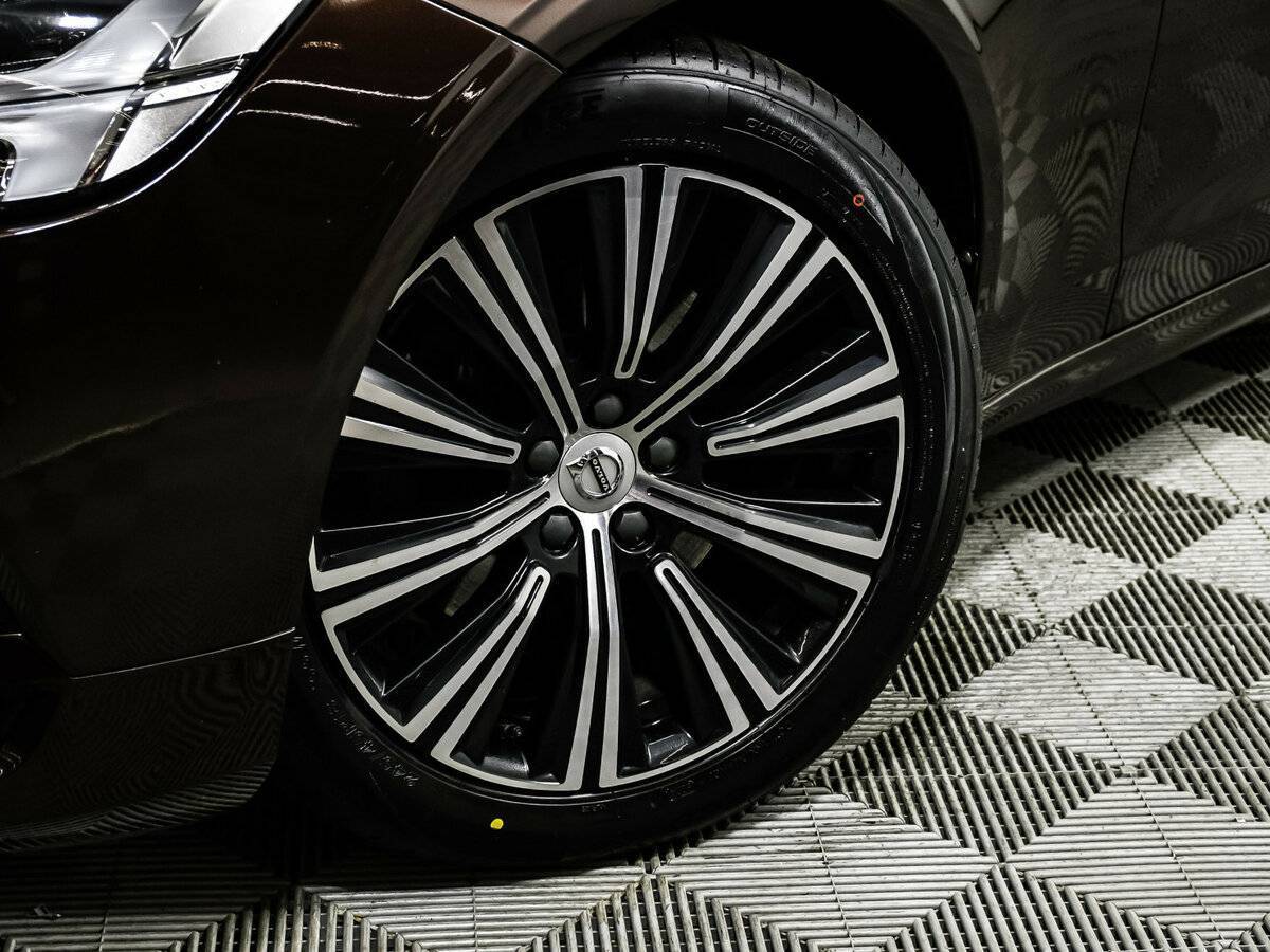 Купить Volvo S90 с пробегом. Фото: #15