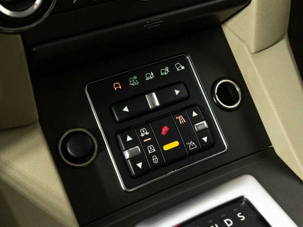 Купить Land Rover Discovery с пробегом. Фото: #24