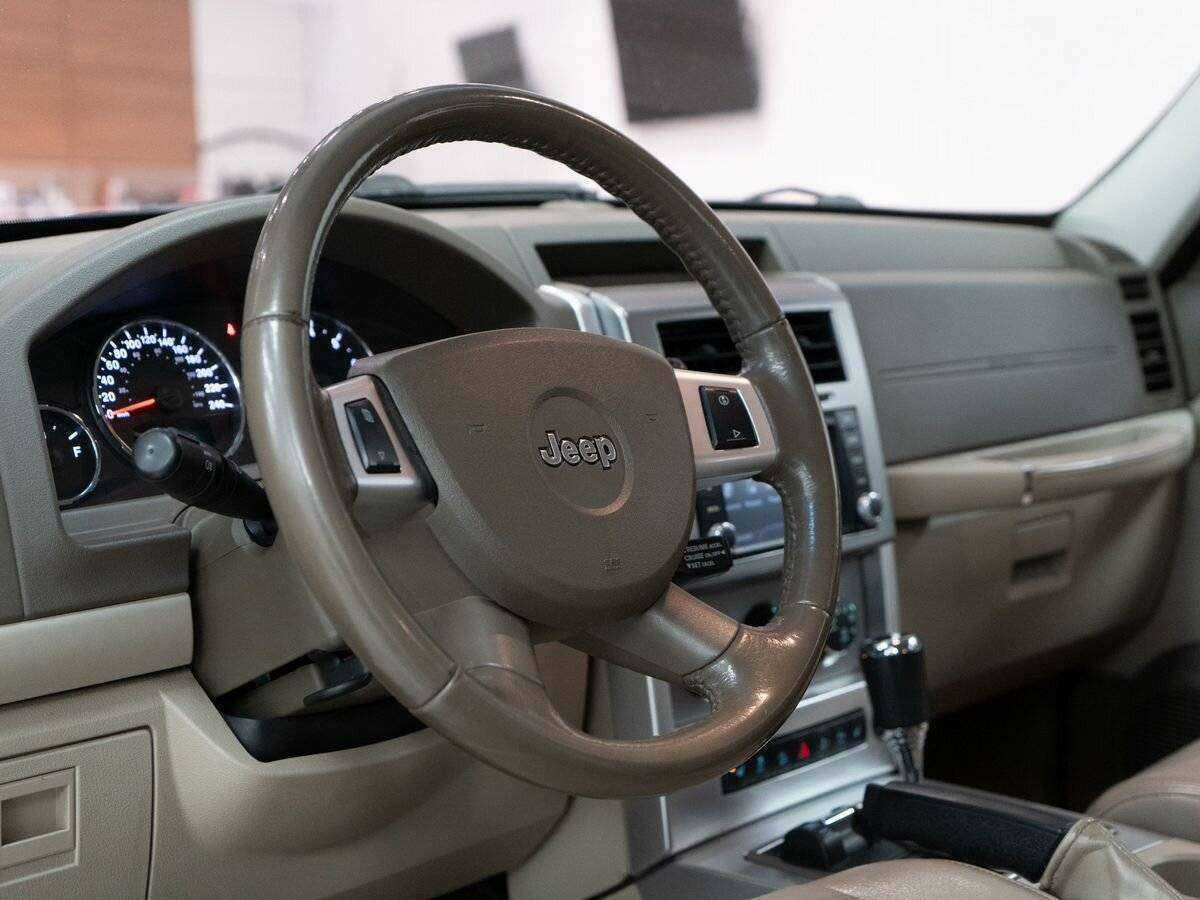 Купить Jeep Cherokee с пробегом. Фото: #4