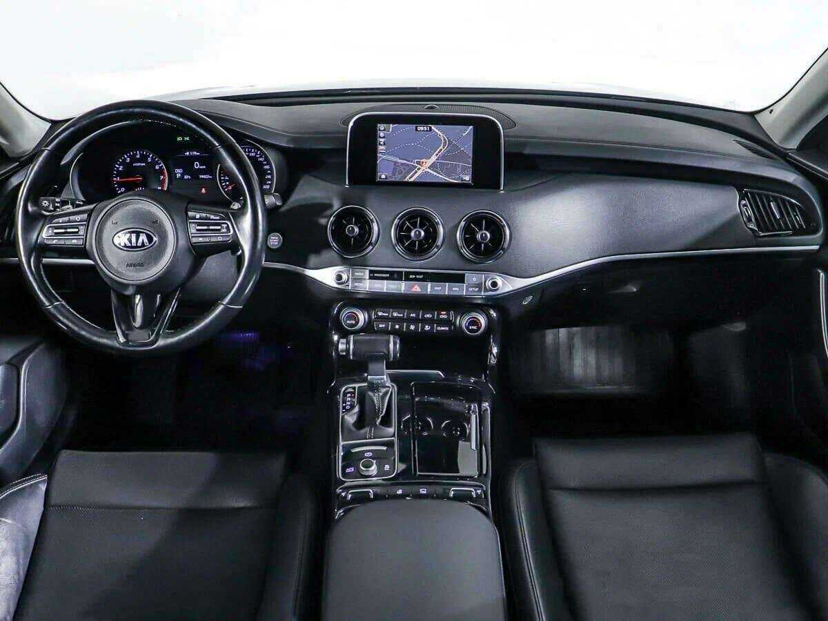 Купить Kia Stinger с пробегом. Фото: #10