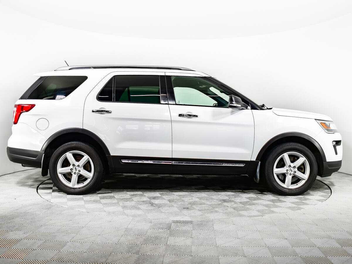 Купить Ford Explorer с пробегом. Фото: #3