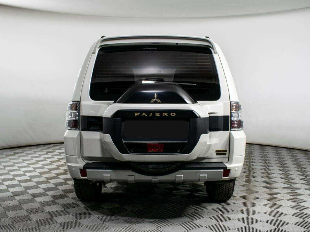 Купить Mitsubishi Pajero с пробегом. Фото: #5