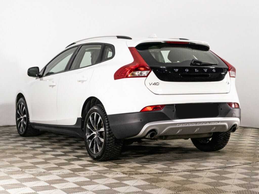 Купить Volvo V40 Cross Country с пробегом. Фото: #6