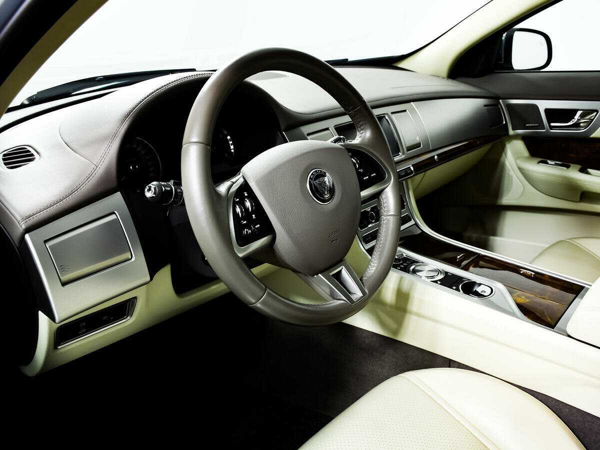 Купить Jaguar XF с пробегом. Фото: #12