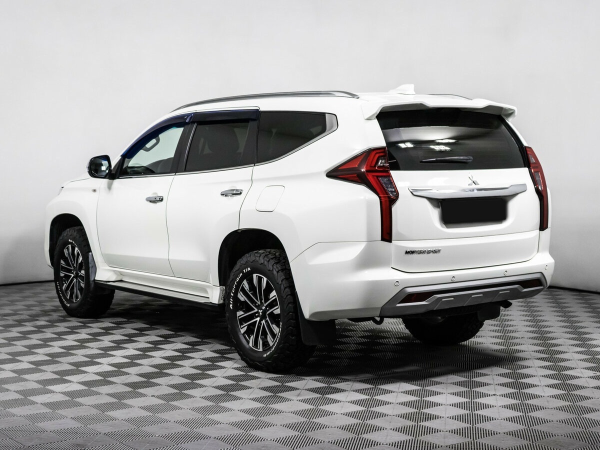 Купить Mitsubishi Montero Sport с пробегом. Фото: #5
