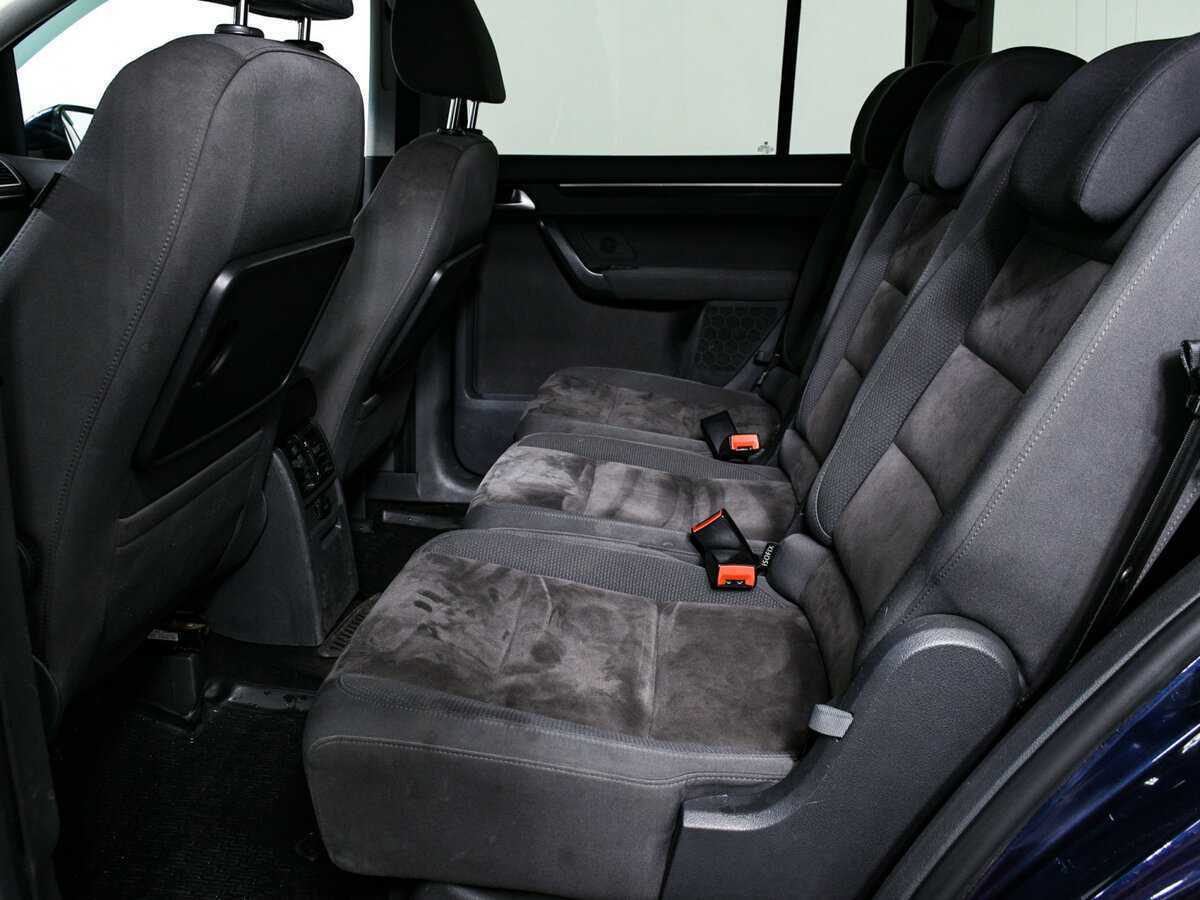 Купить Volkswagen Touran с пробегом. Фото: #11