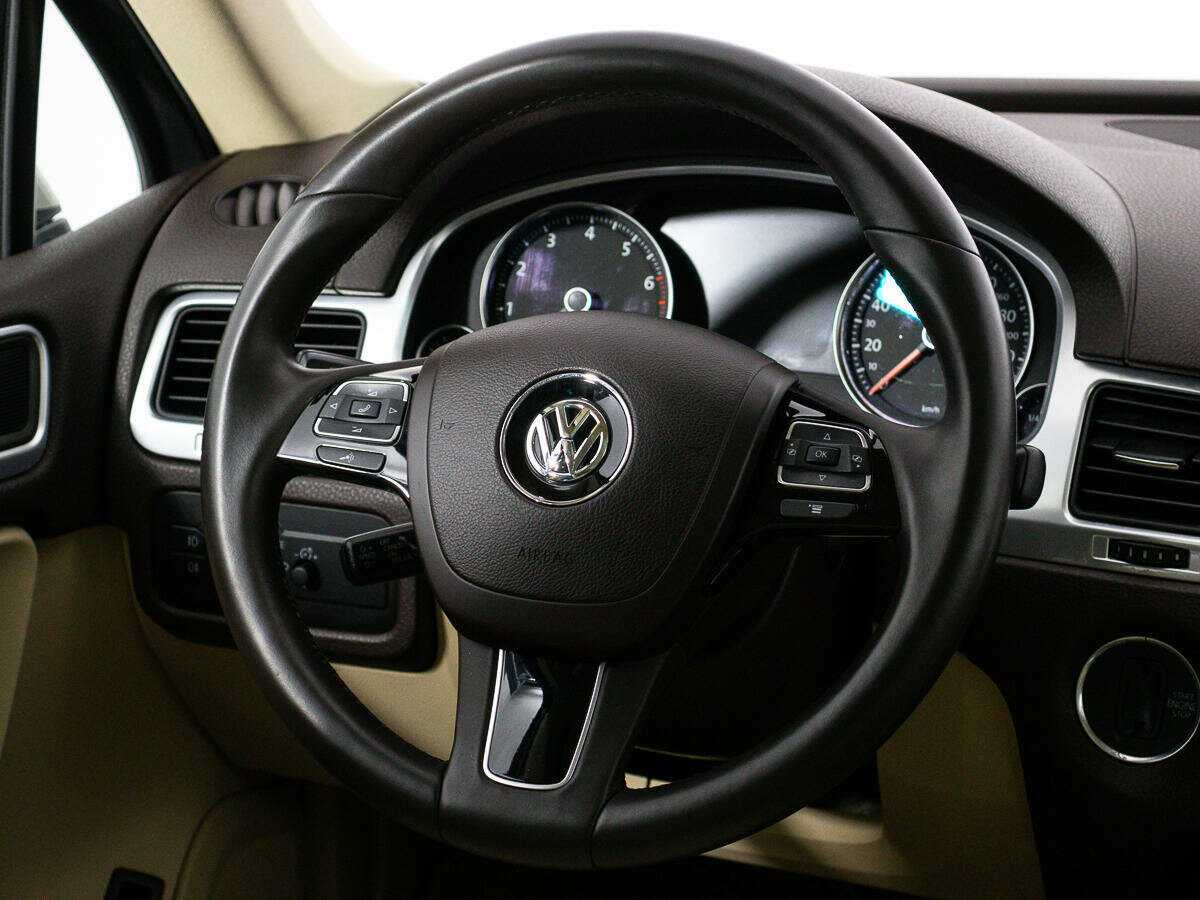 Купить Volkswagen Touareg с пробегом. Фото: #13