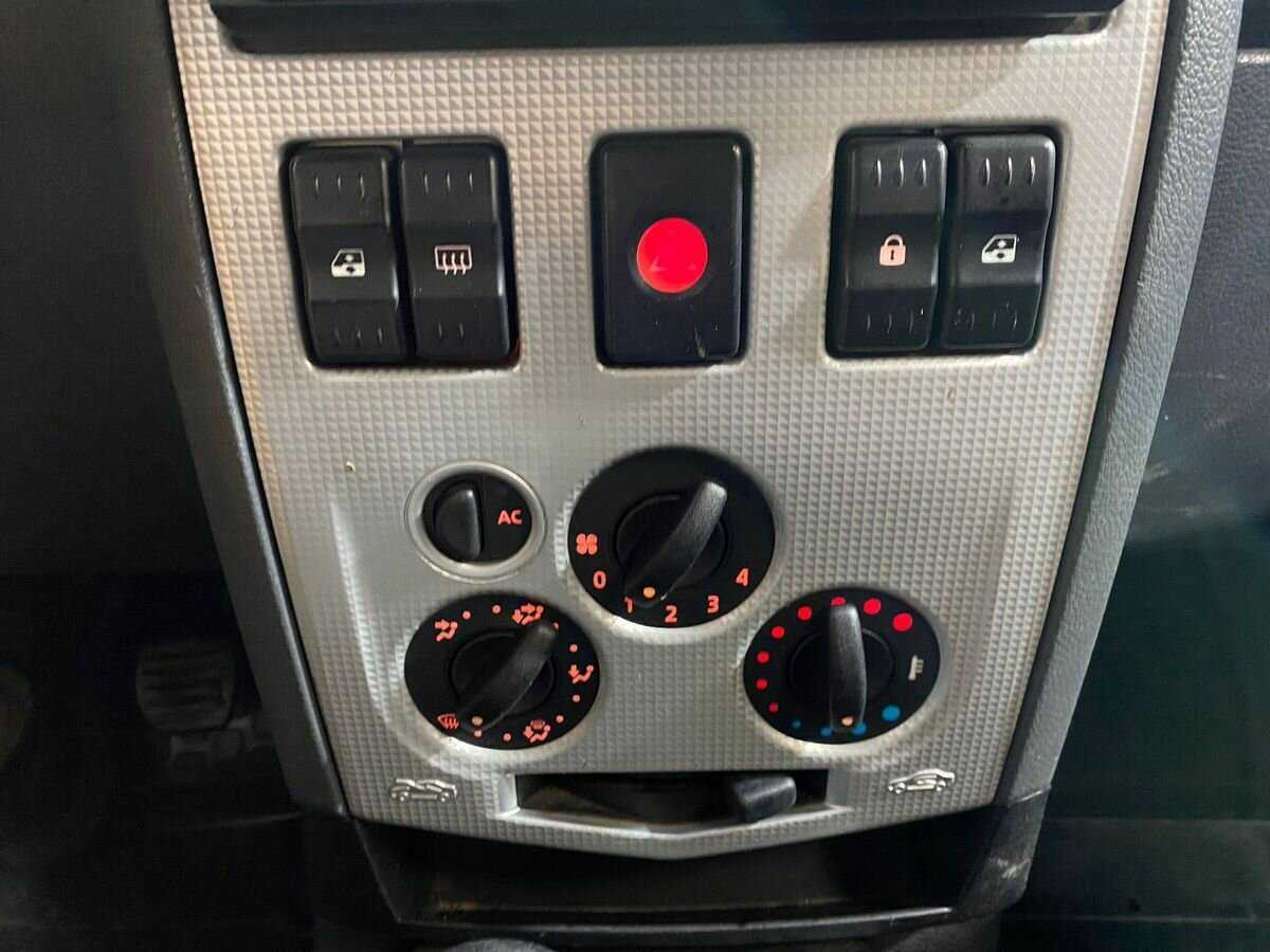 Купить Renault Logan с пробегом. Фото: #12