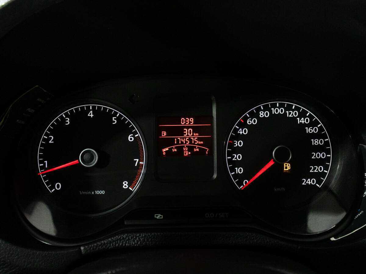 Купить Volkswagen Polo с пробегом. Фото: #11